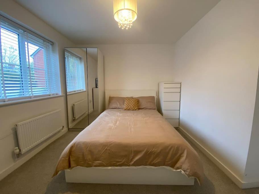 2 Bedroom Private Spacious Apartment In West Midlands Birmingam Exterior foto