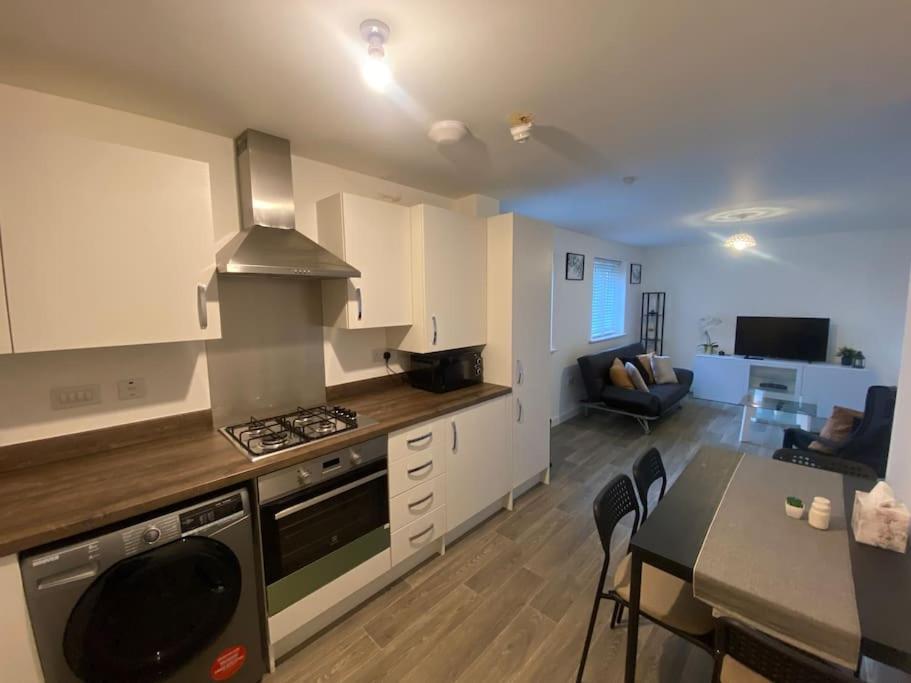2 Bedroom Private Spacious Apartment In West Midlands Birmingam Exterior foto